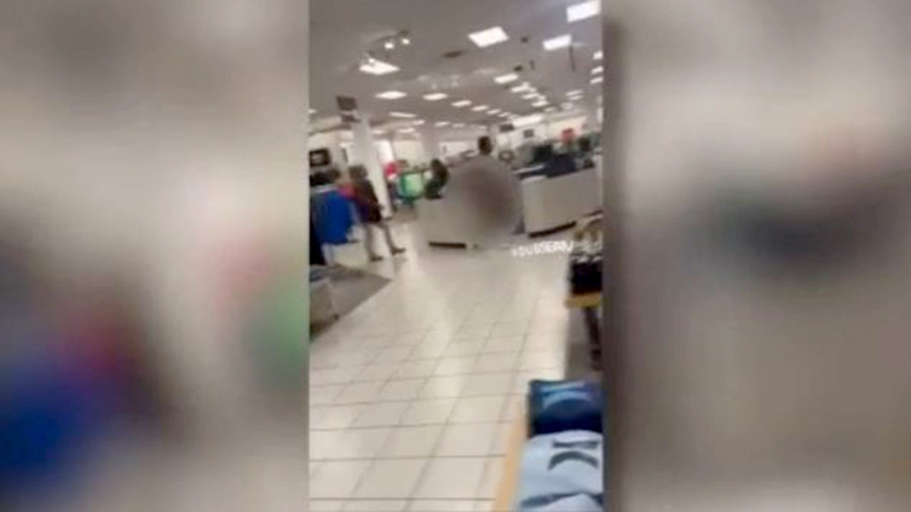 Naked man in Seattle JCPenney causes chaotic scene; police speak out