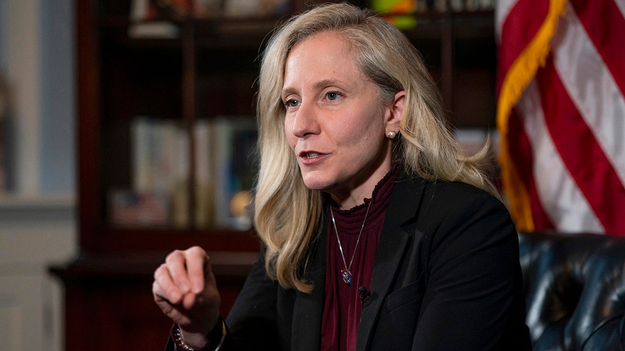 Abigail Spanberger, Democratic governor hopeful, unveils education overhaul plan as election nears
