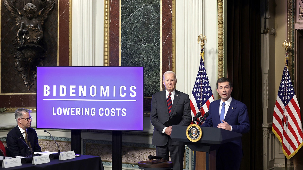 Analysis finds Americans need extra $11,400 to afford the basics as GOP lawmakers blame 'Bidenomics'