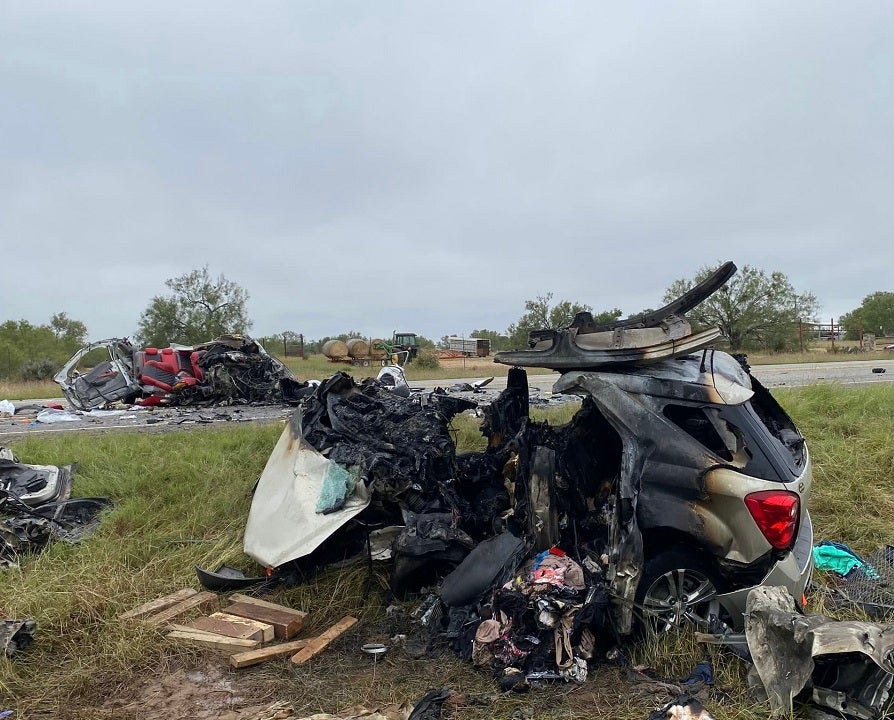 Texas head-on crash involving human smuggler evading authorities kills 8, including 2 Americans, police say