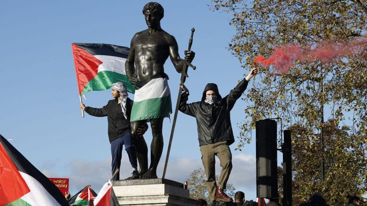 Palestinian journalist complains 'you can't hijack planes' as form of 'dissent' in viral social media list