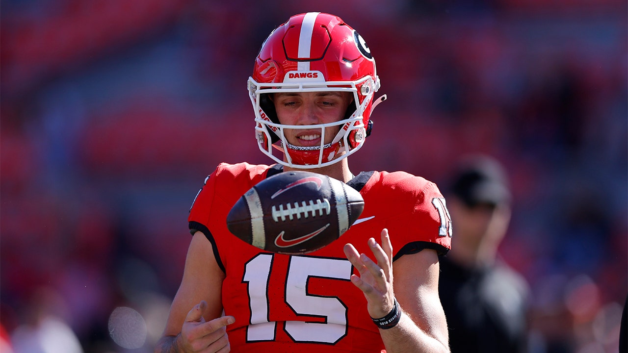 Read more about the article Georgia QB Carson Beck addresses concerns surrounding extravagant SUV: ‘It’s just a car’