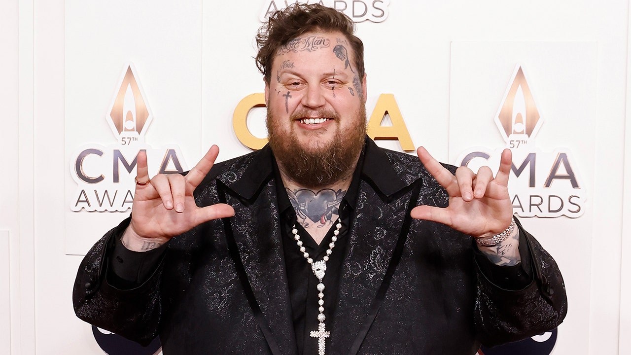 Jelly Roll's dramatic weight loss gave country star 'will to live'