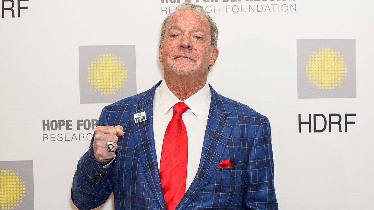 Read more about the article Colts owner Jim Irsay shares positive health update, reveals plans to present Dwight Freeney at HOF induction