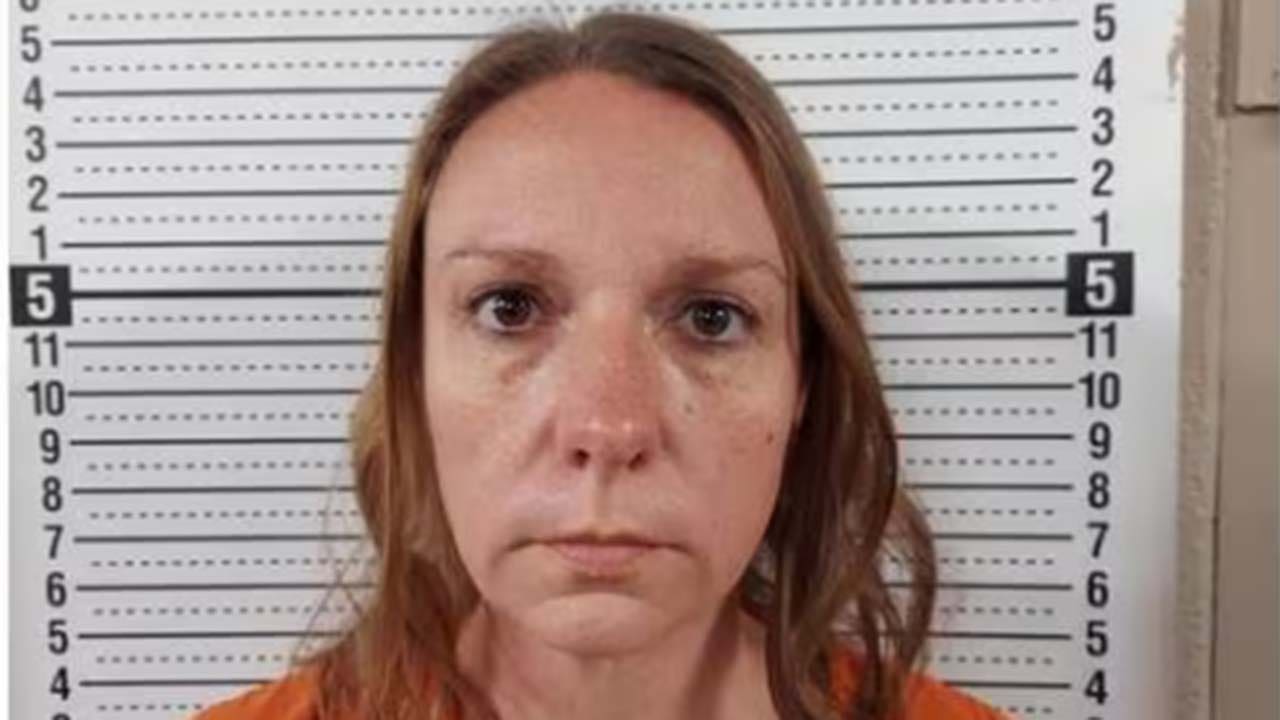 Missouri teacher accused of having sex with student, fondling on school field trip