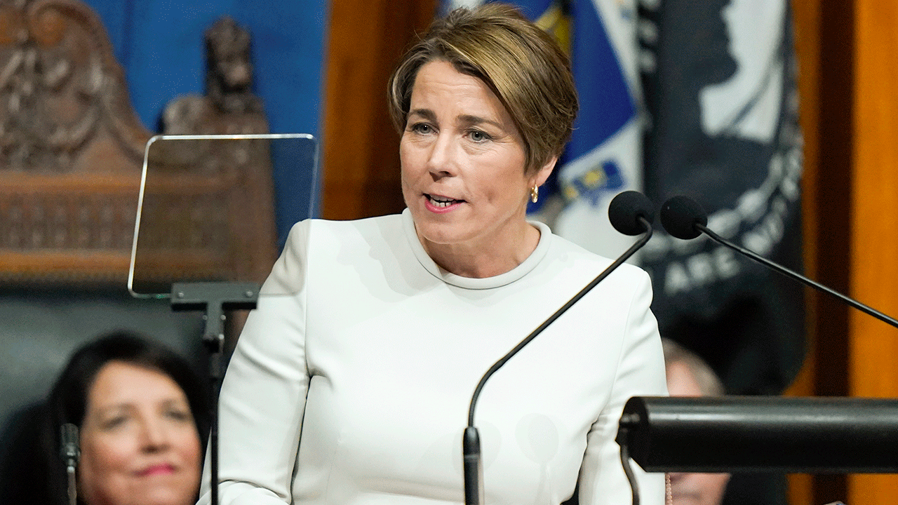 Maura Healey pronuncia su discurso de investidura en la Casa del Estado