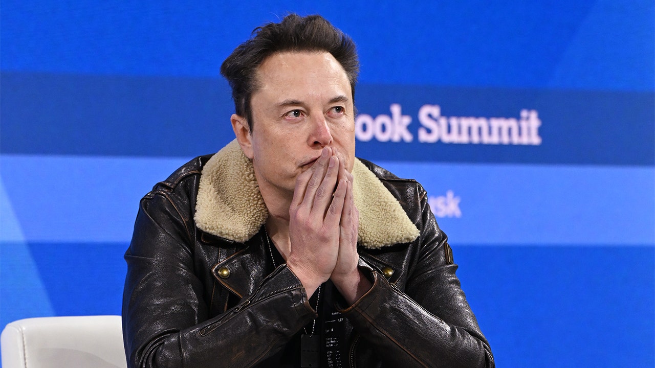 HHS sends chilling warning to employees about responses to Musk's ...