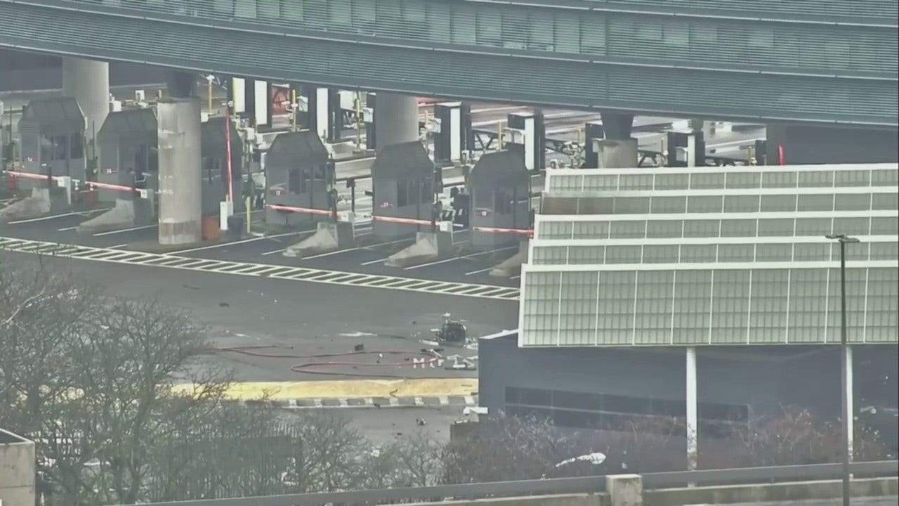 NY vehicle explosion at Rainbow Bridge border crossing, two dead