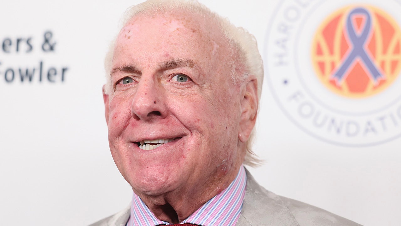 Read more about the article WWE legend Ric Flair addresses viral restaurant confrontation, denies being drunk