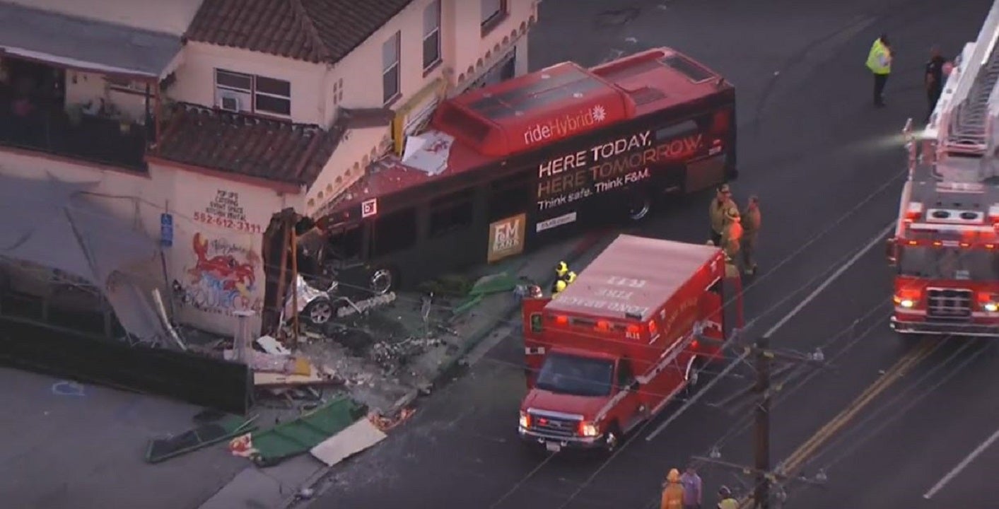 News :California transit bus crashes into seafood restaurant, more than a dozen injured