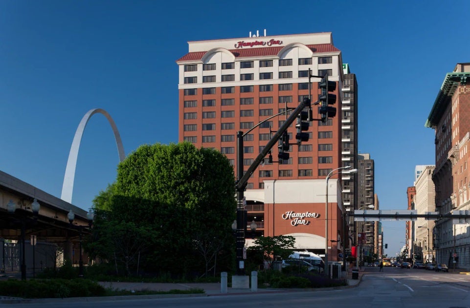 Alert St. Louis hotel staff helps save kidnapped Florida women from captors: report