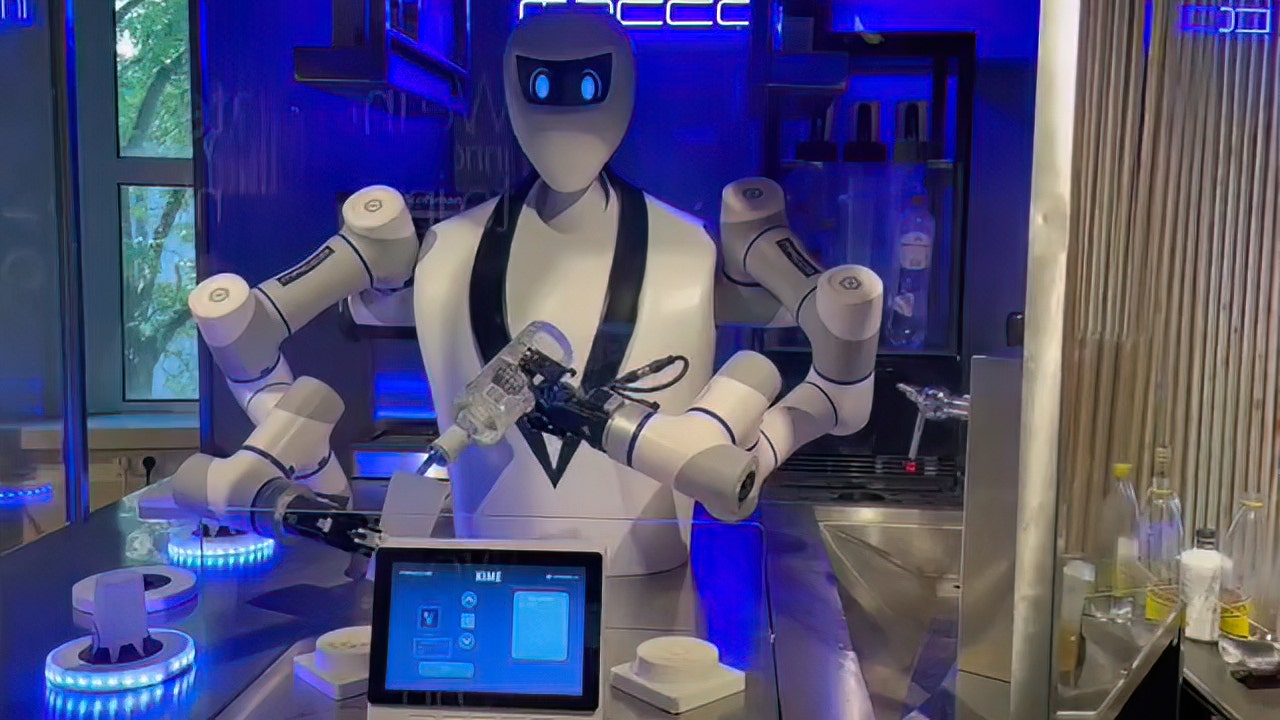 1 are robots the future of restaurants and bartending or a threat to human jobs credit macco kime robot