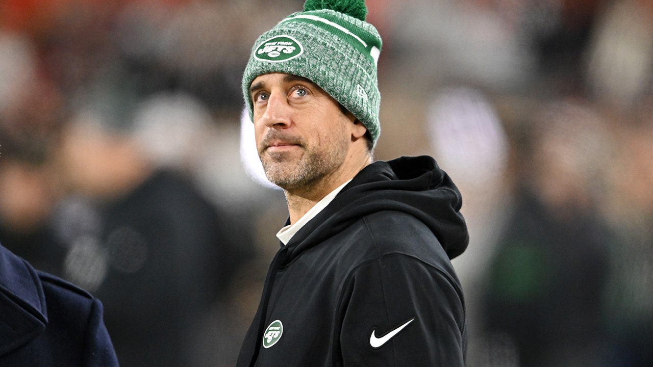 Longtime NFL QB complies with Aaron Rodgers’ vaccine status request: ‘Twice vaccinated’