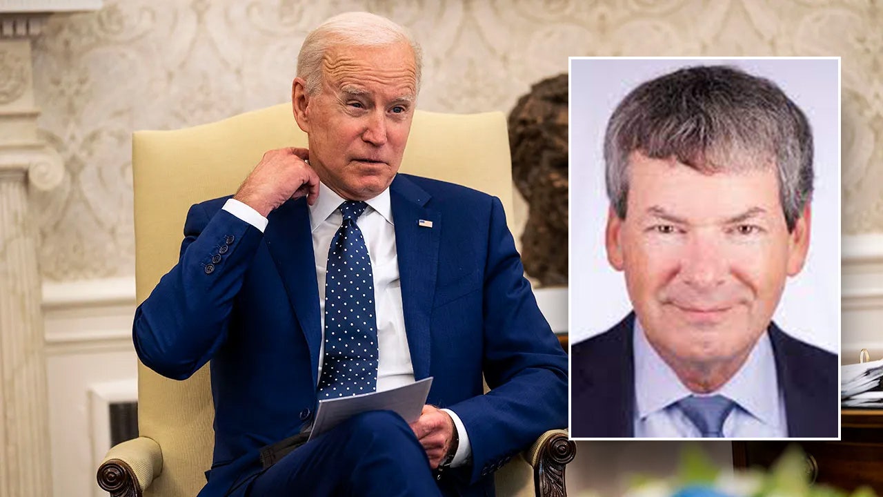 Chicago Democrat has 'lost patience' with Biden amid migrant crisis: 'Left us in the ditch'