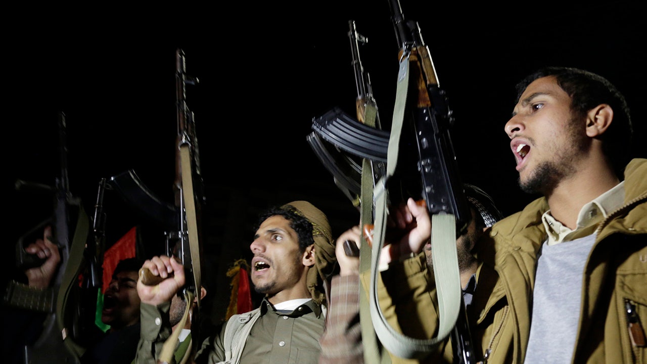 Biden admin's defensive posture toward Iran-backed Houthi rebels 'makes no sense,' says Gen. Keane