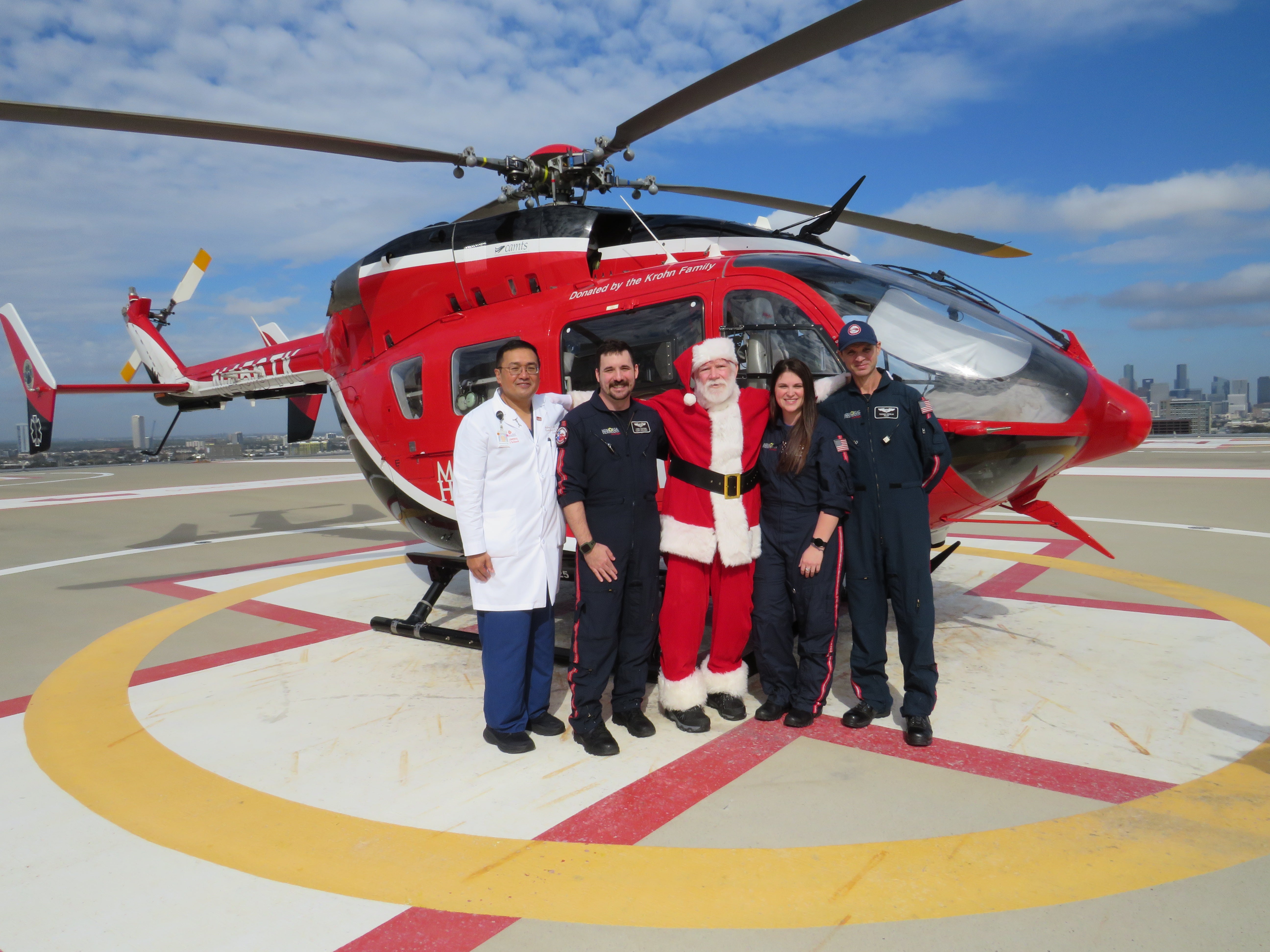 For a Texas cardiologist who recently saved Santa Claus' life, Christmas came early when Kris Kringle stopped by the hospital to express his gratitude. (Memorial Hermann-Texas Medical Center)