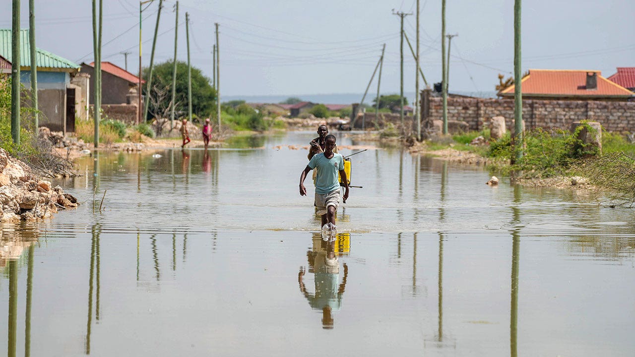 At least 170 dead, thousands displaced as floods sweep Kenya | Fox News