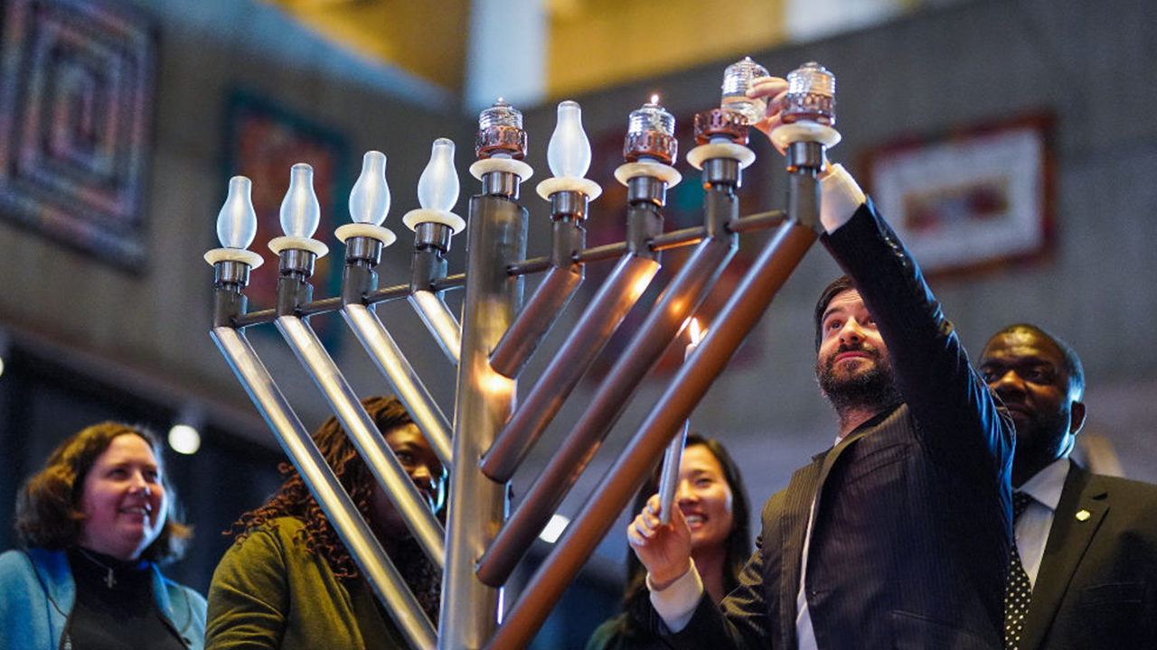 Proudly celebrating Hanukkah 'crucial' for Jews in face of rising antisemitism: 'Refuse to cower'