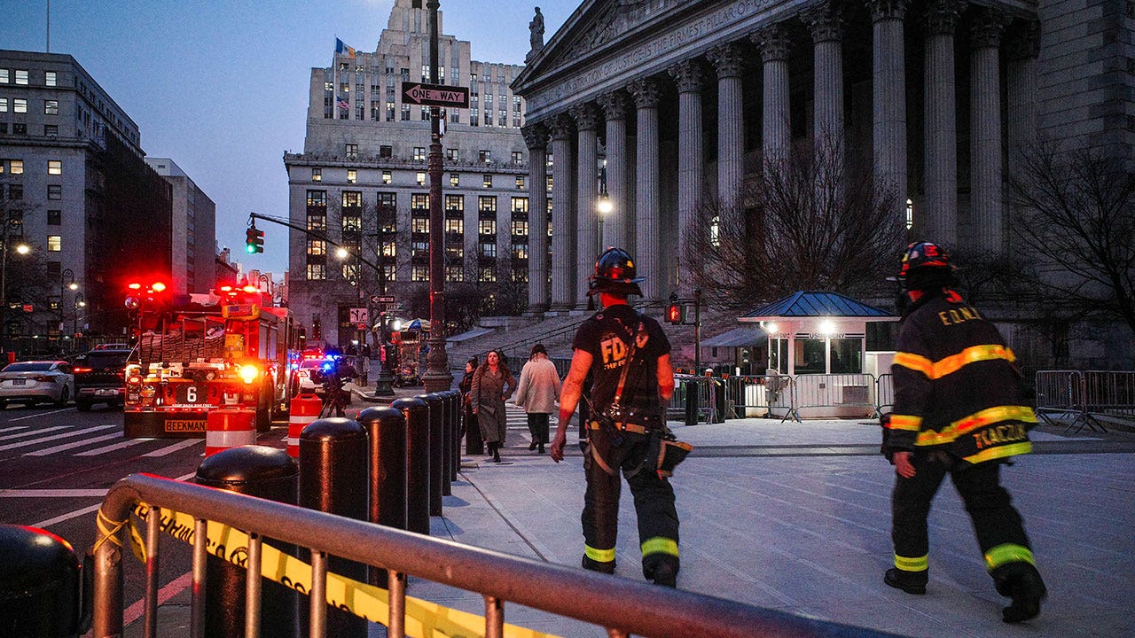 纽约法庭因特朗普案件证词后发生纵火事件，被迫撤离