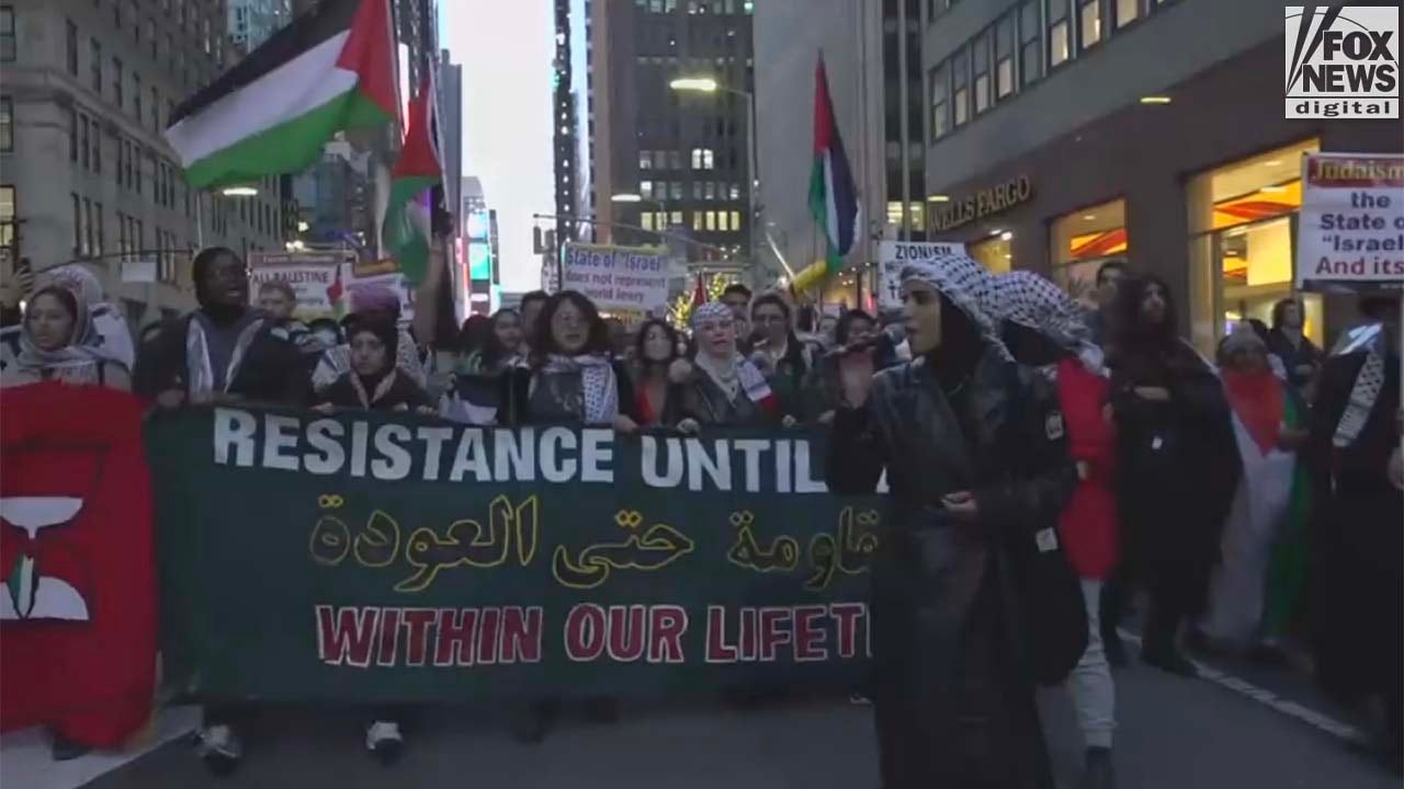 Pro-Palestinian activists march to major NYC transportation hubs, disrupting traffic in the Big Apple