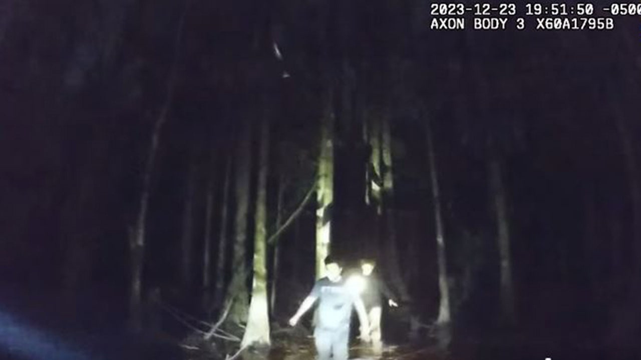 Florida hikers rescued after being lost for hours in alligator-infested swamp, video shows