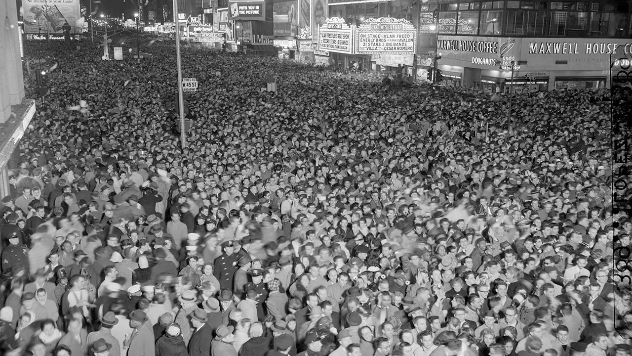 The crowd in Times Square on New Years Eve 1959