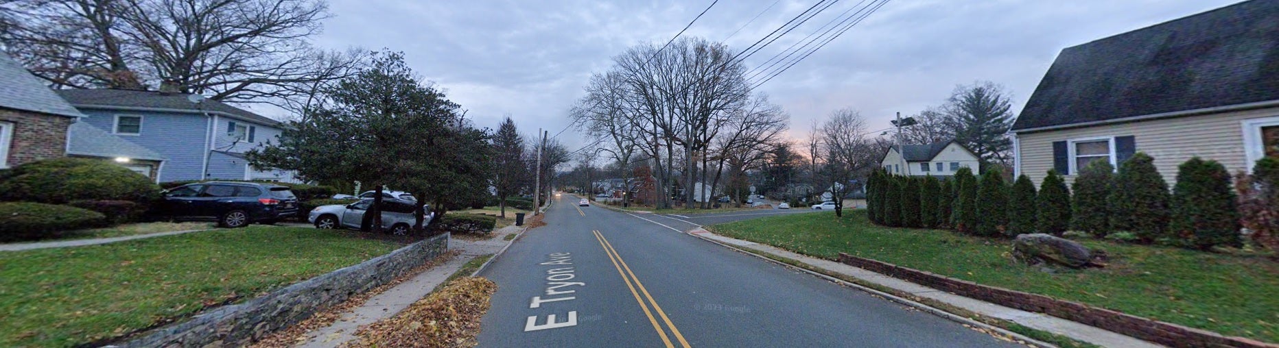 911 call reveals shocking suburban home invasion with armed bandits tying up family in broad daylight