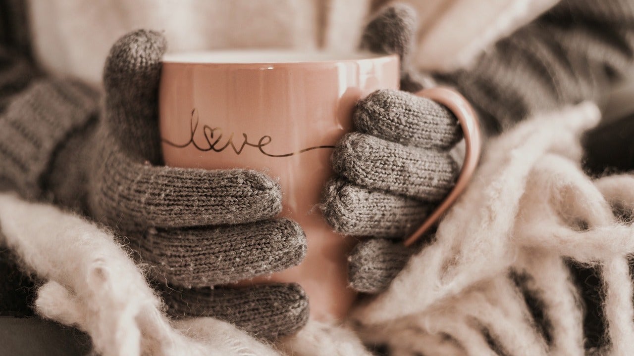 Keep Cozy and Save Cash: 6 Winter Tips to Stay Warm on a Budget