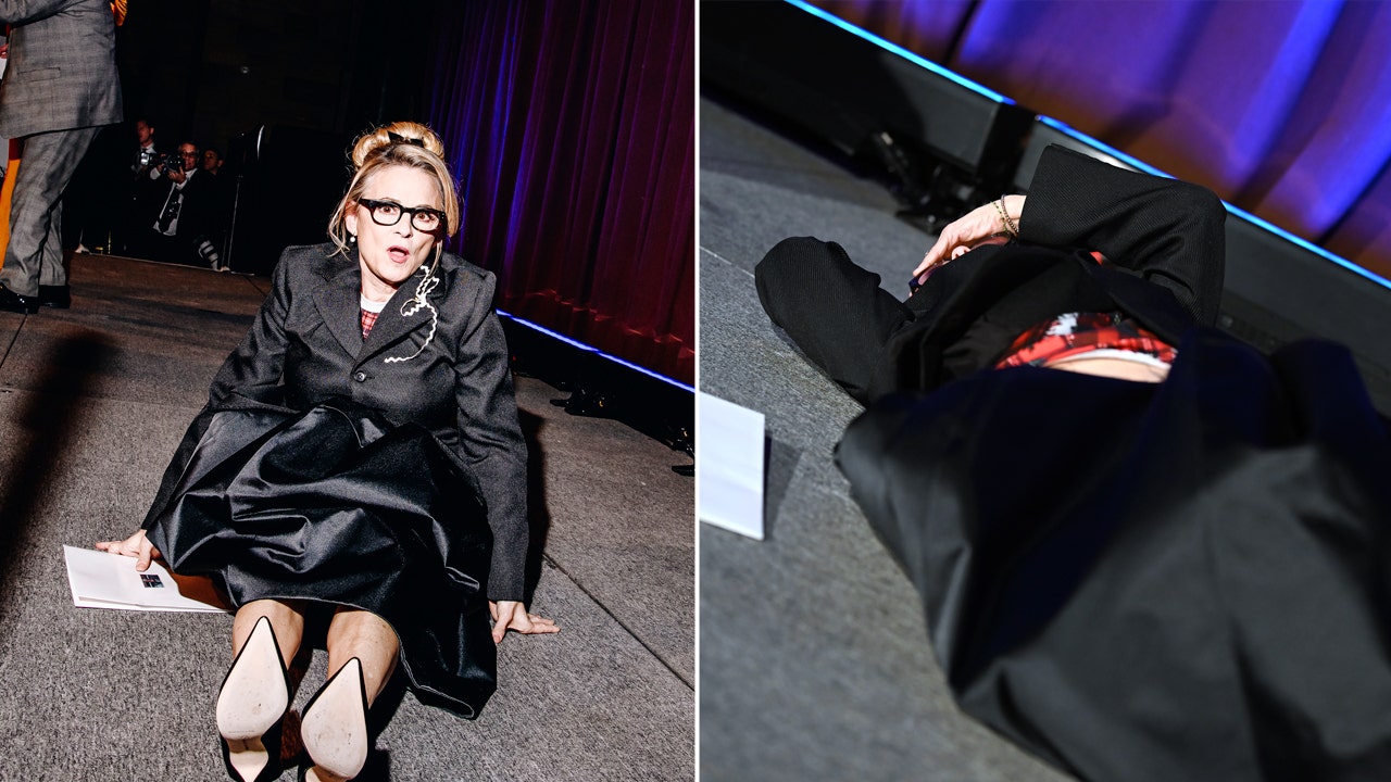 'Elf' actress Amy Sedaris dramatically falls on stage during National Board of Review awards ceremony