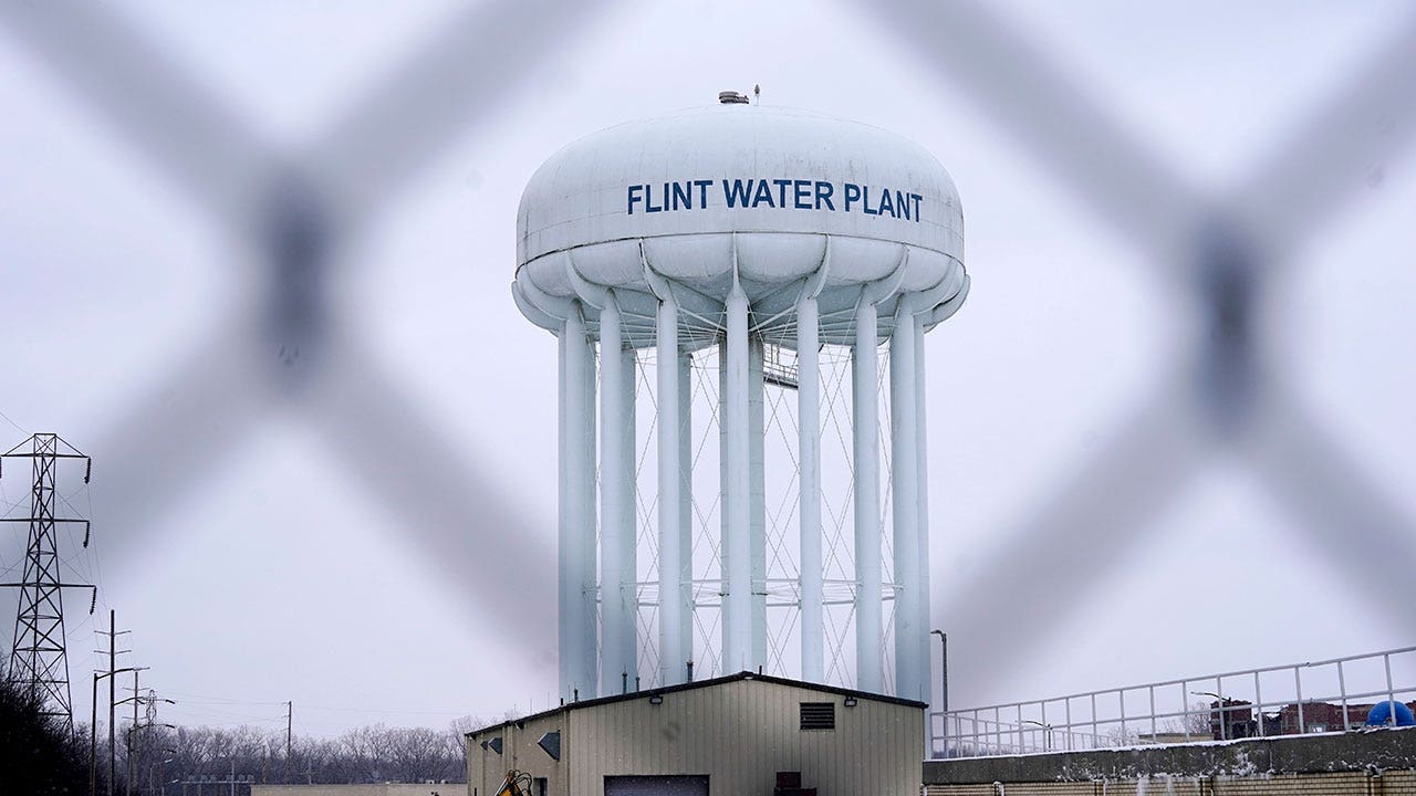 Read more about the article Flint, Michigan, held in contempt over lead pipe replacement case