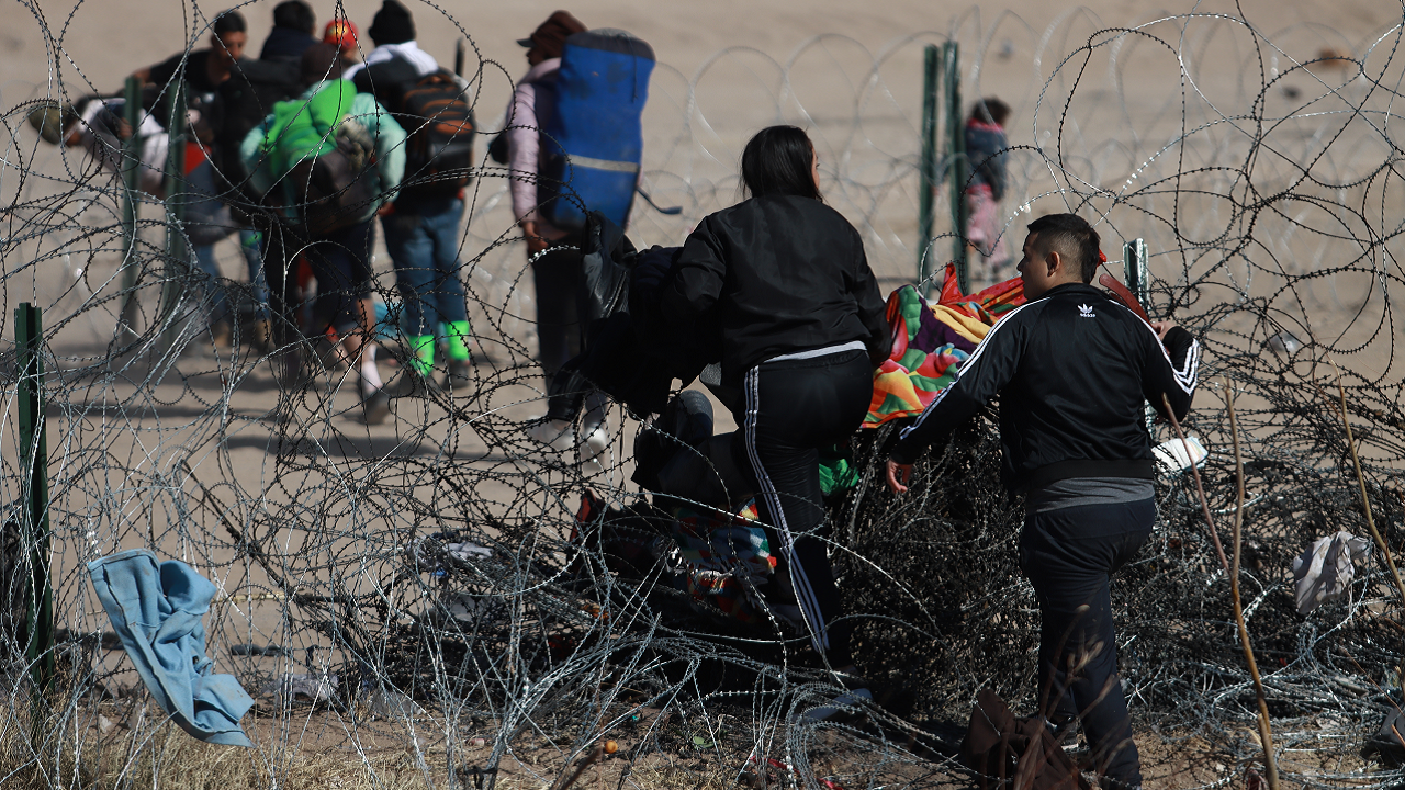 More than 96,000 'known gotaways' at southern border since Oct. 1, CBP ...