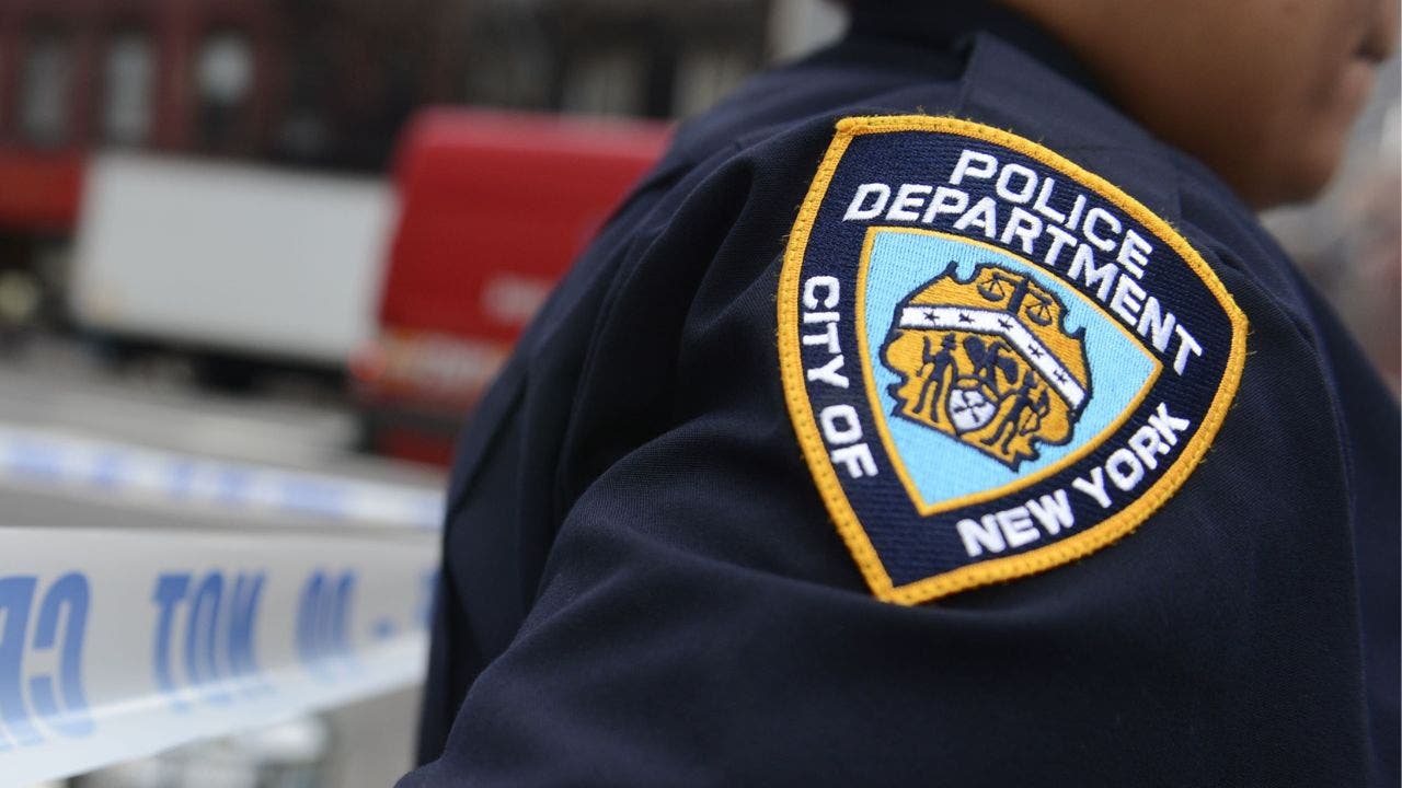 砍刀嫌疑犯袭击纽约警察局，致3名警察受伤