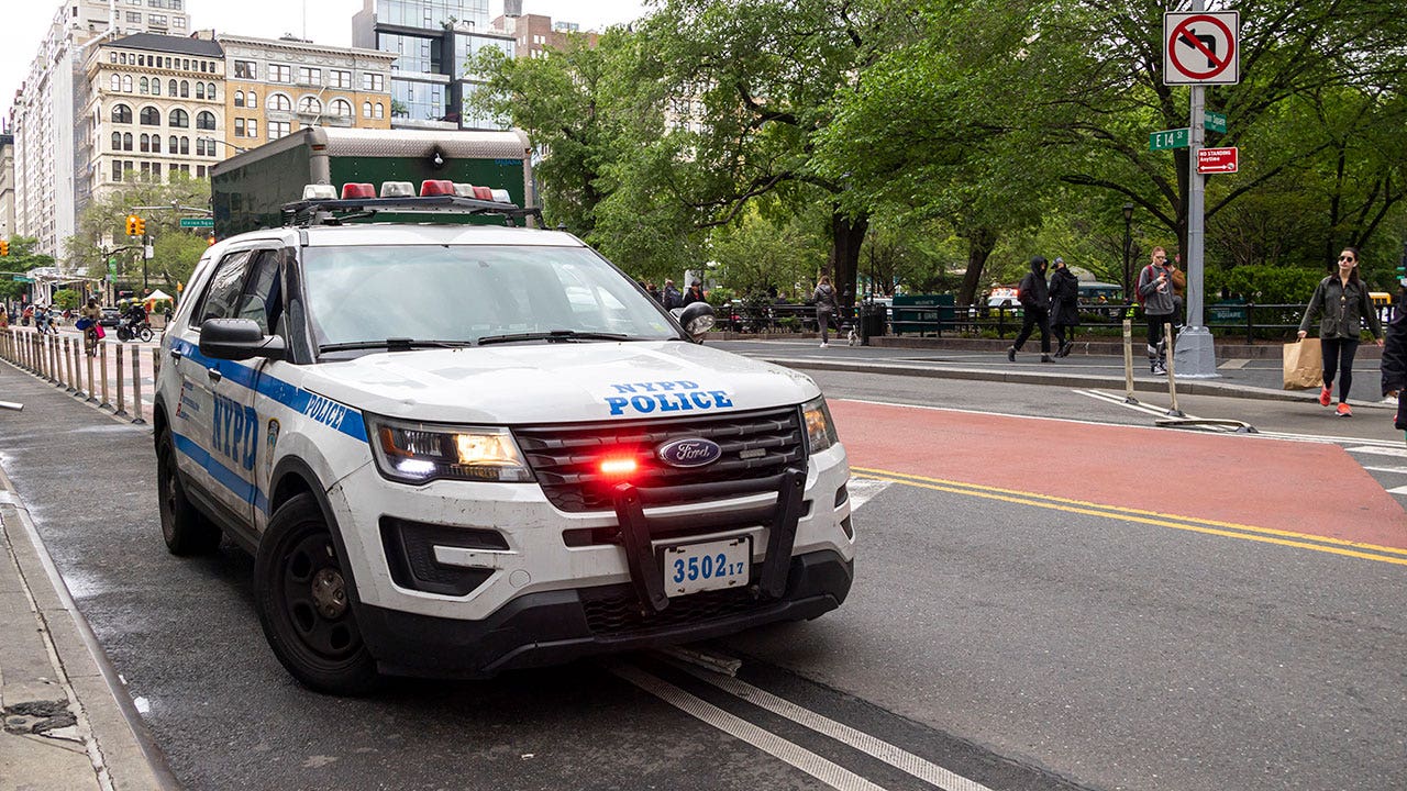 New York City parkway crash kills 5 in Queens, police say