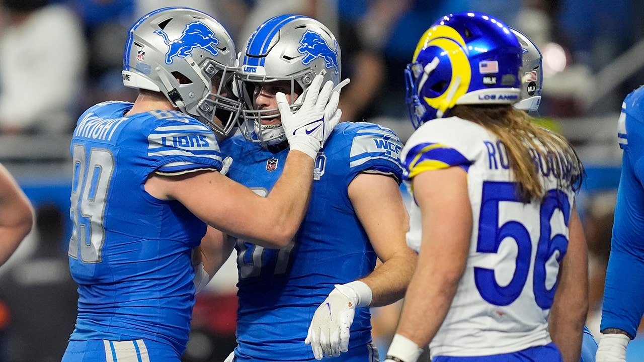 Detroit Lions Defeat Los Angeles Rams in First Home Playoff Win Since 1991
