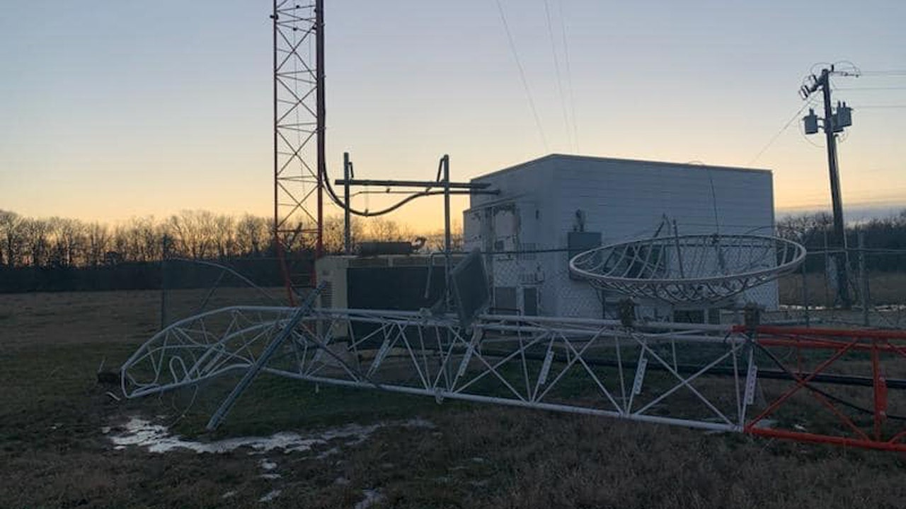 2 in Oklahoma accused of toppling country radio station tower to steal $100 in copper