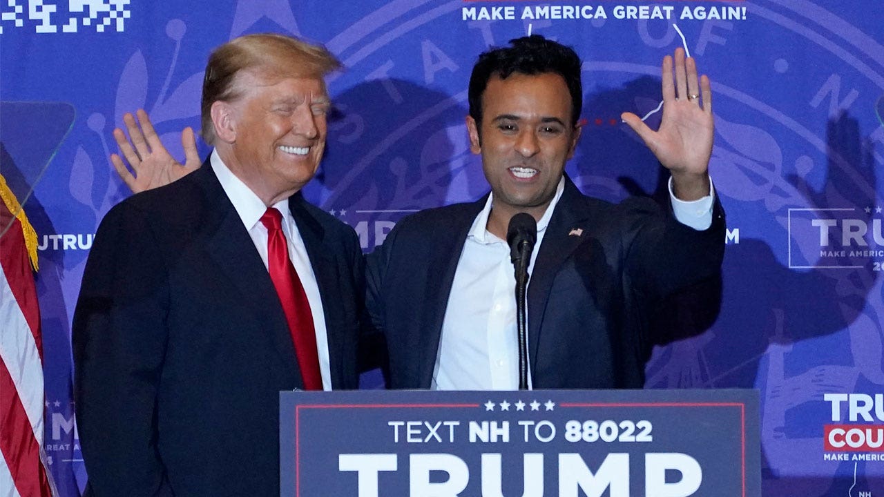 Vivek Ramaswamy Drops Out of 2024 Presidential Race and Endorses Donald Trump