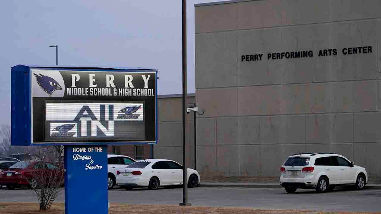 Iowa high school principal dies after protecting students in school shooting