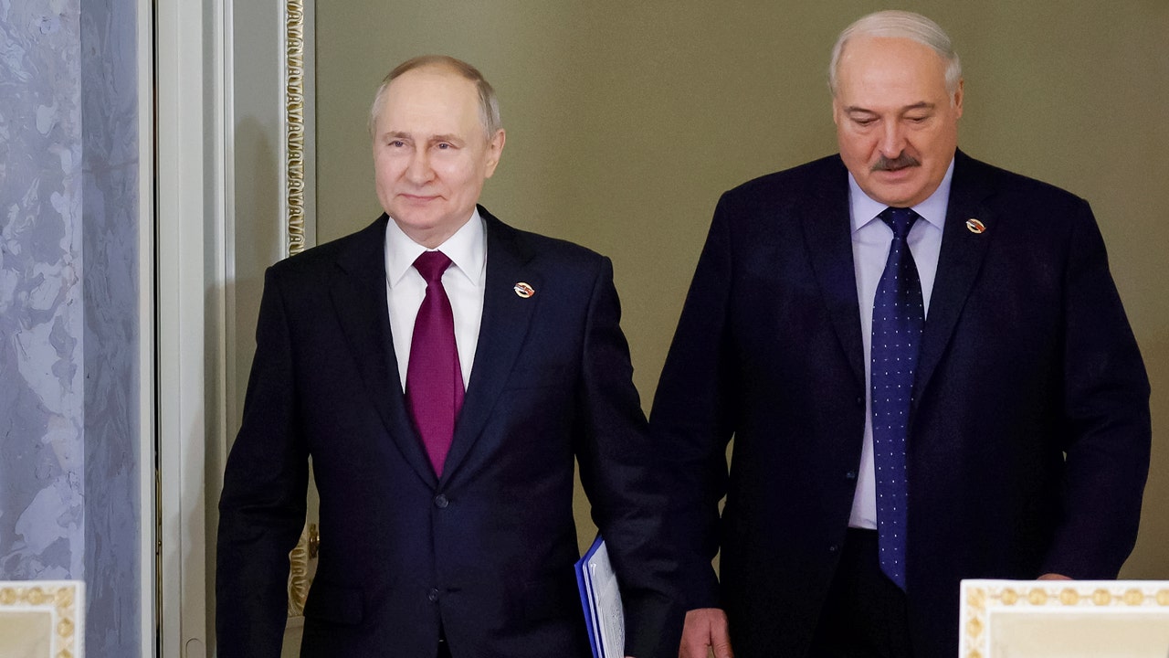 Putin, Lukashenko talk Russia-Belarus alliance in St. Petersburg