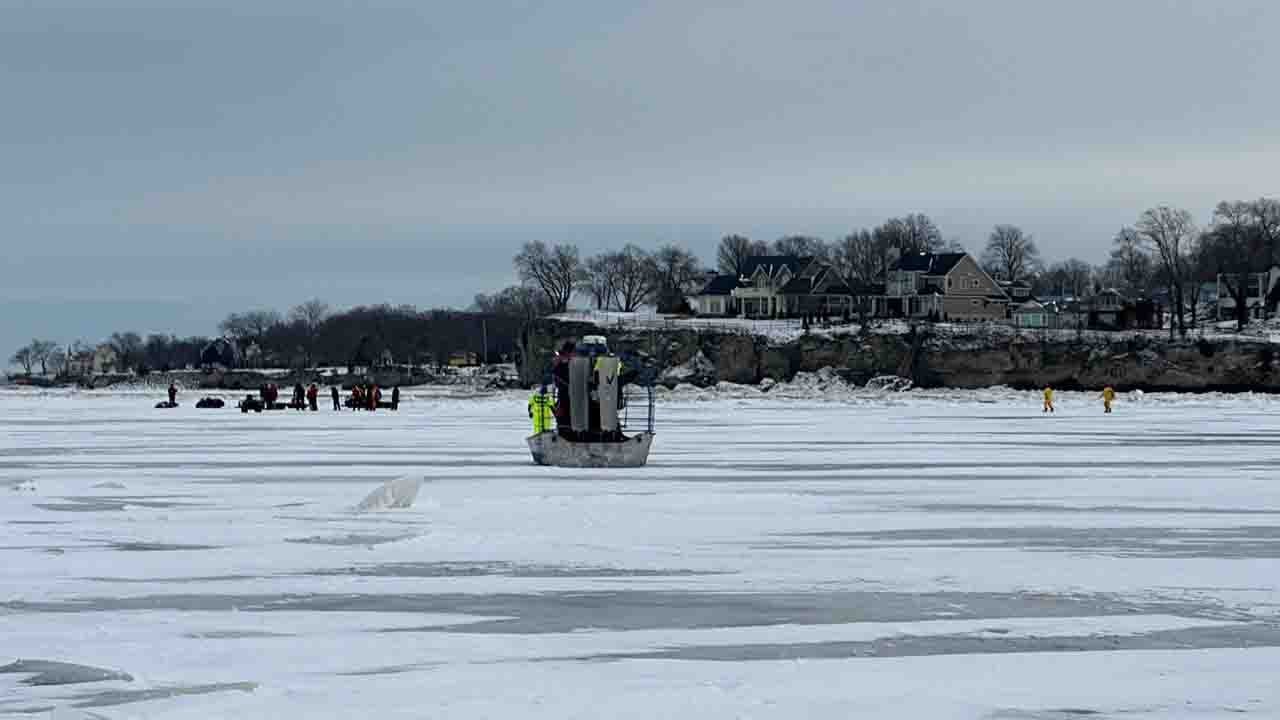 Coast Guard rescues 20 fishermen stranded on Lake Erie ice floe | Fox News