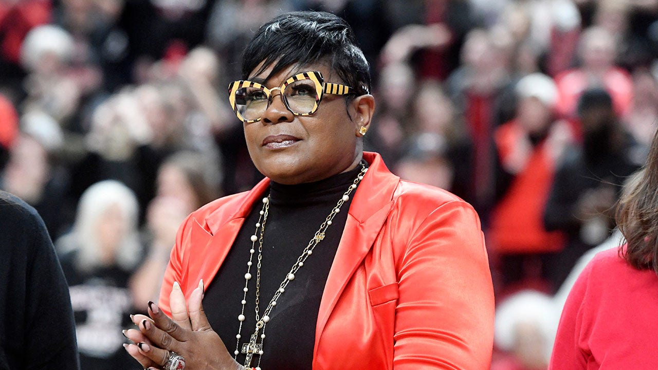 You are currently viewing WNBA legend Sheryl Swoopes addresses comments on Caitlin Clark’s all-time scoring record: ‘I made a mistake’