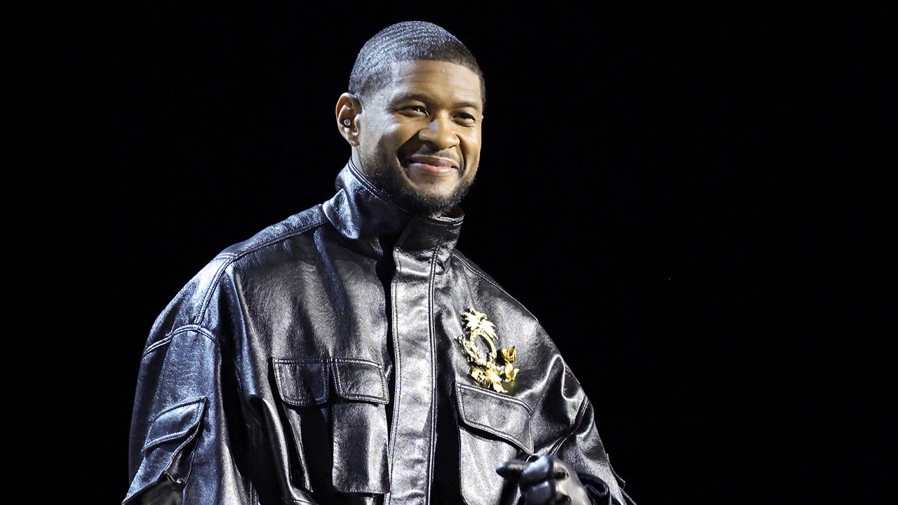 Usher recalls Super Bowl halftime neardisaster and shares what made
