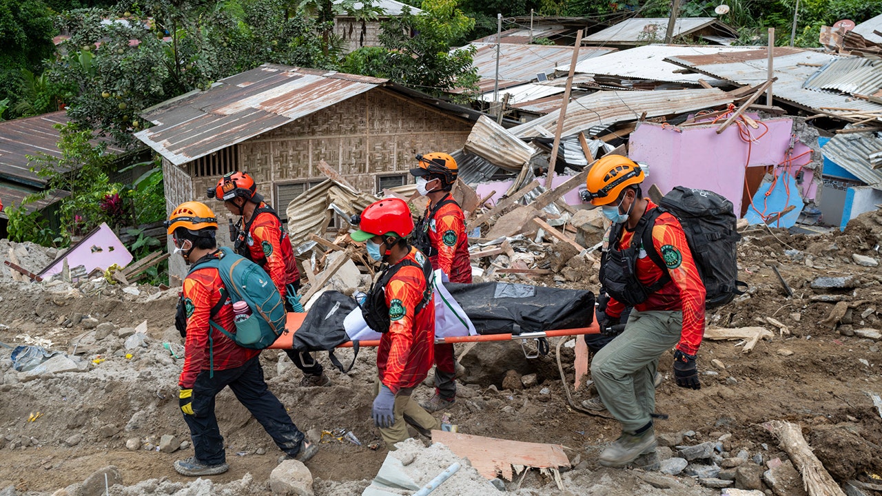 Read more about the article Over 100 missing, 11 dead in Philippine mountain village landslide