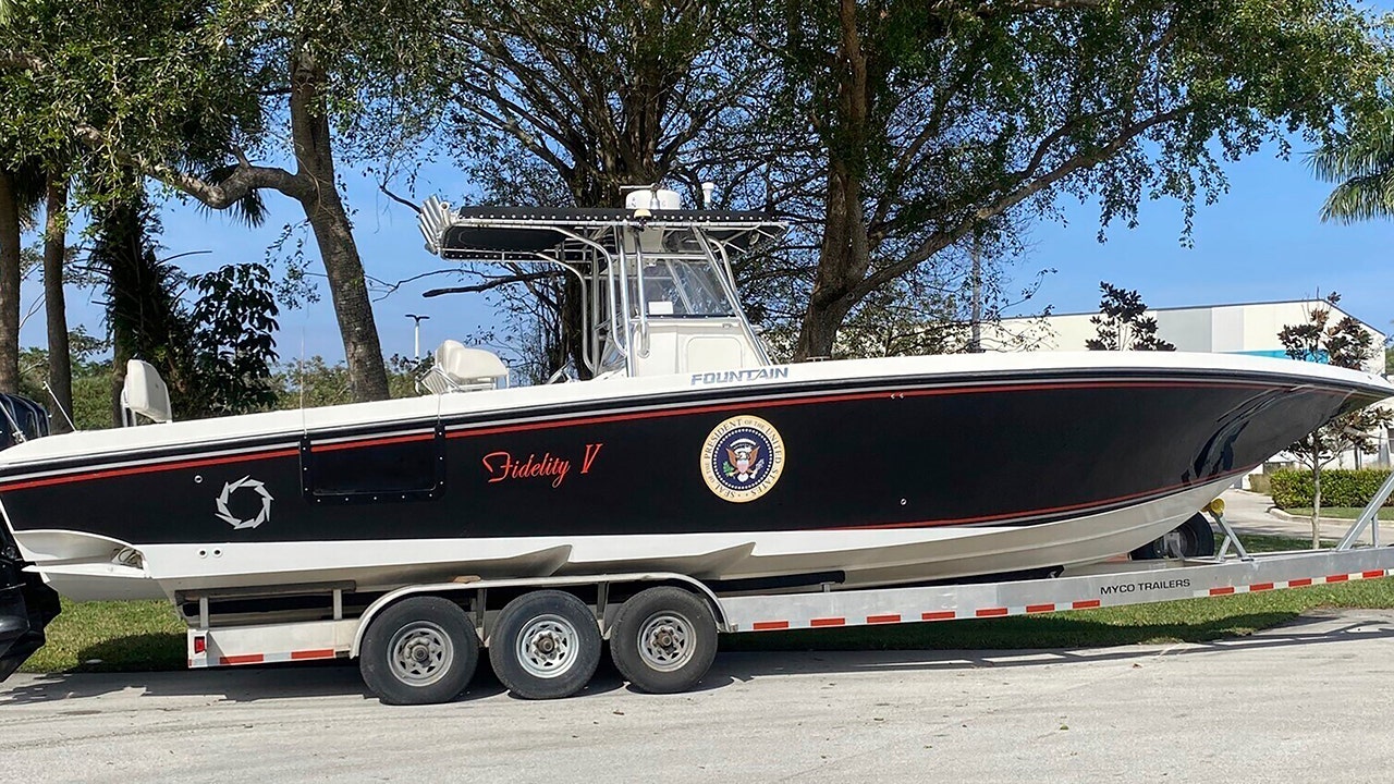 Read more about the article Former President George H.W. Bush’s speedboat wins $435,000 at benefit auction