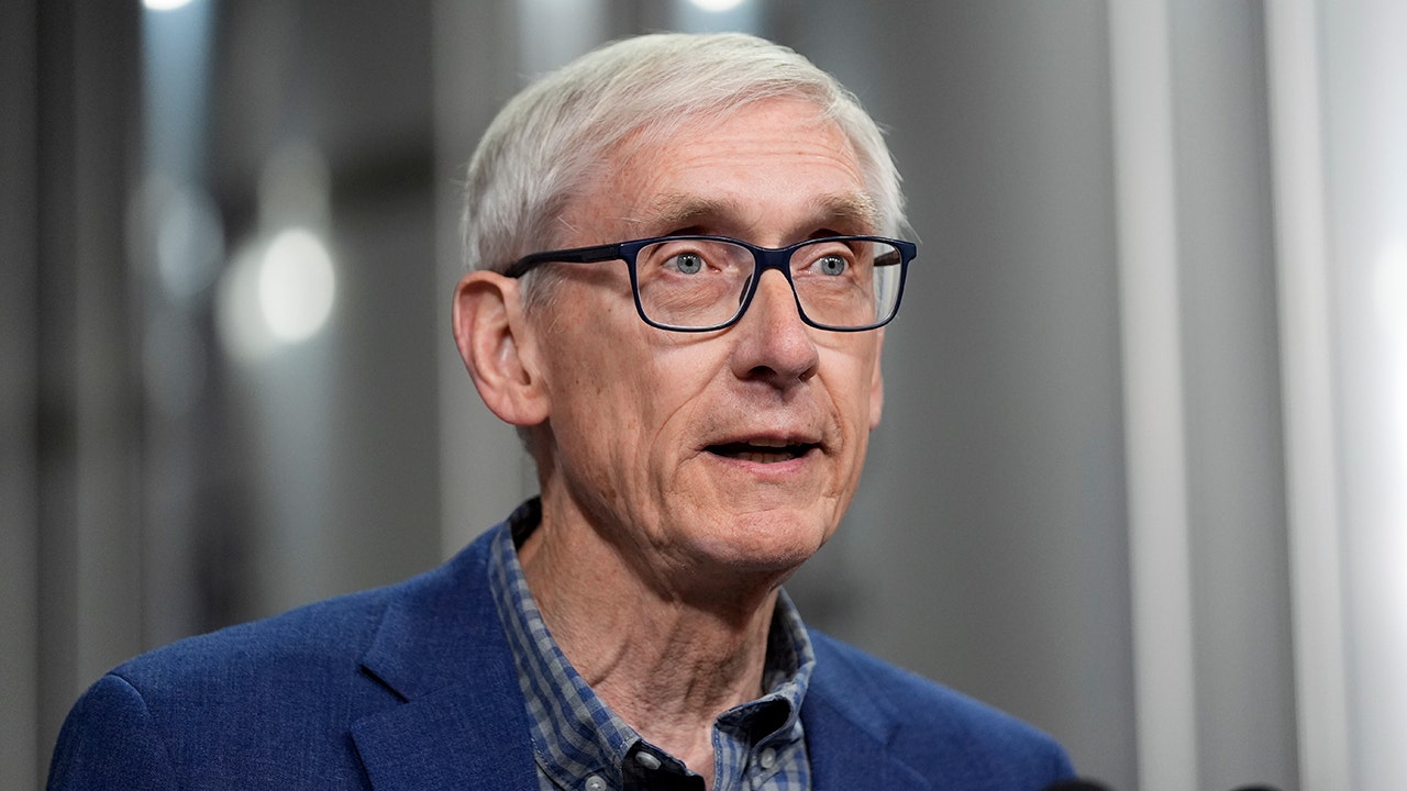 Read more about the article Wisconsin Gov. Evers signs deer hunt license price hike into law