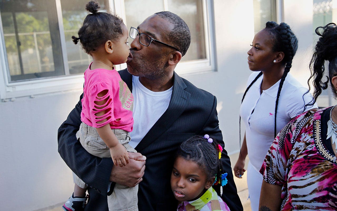 Philadelphia DA accuses 3 retired police detectives of lying under oath in 1991 murder case