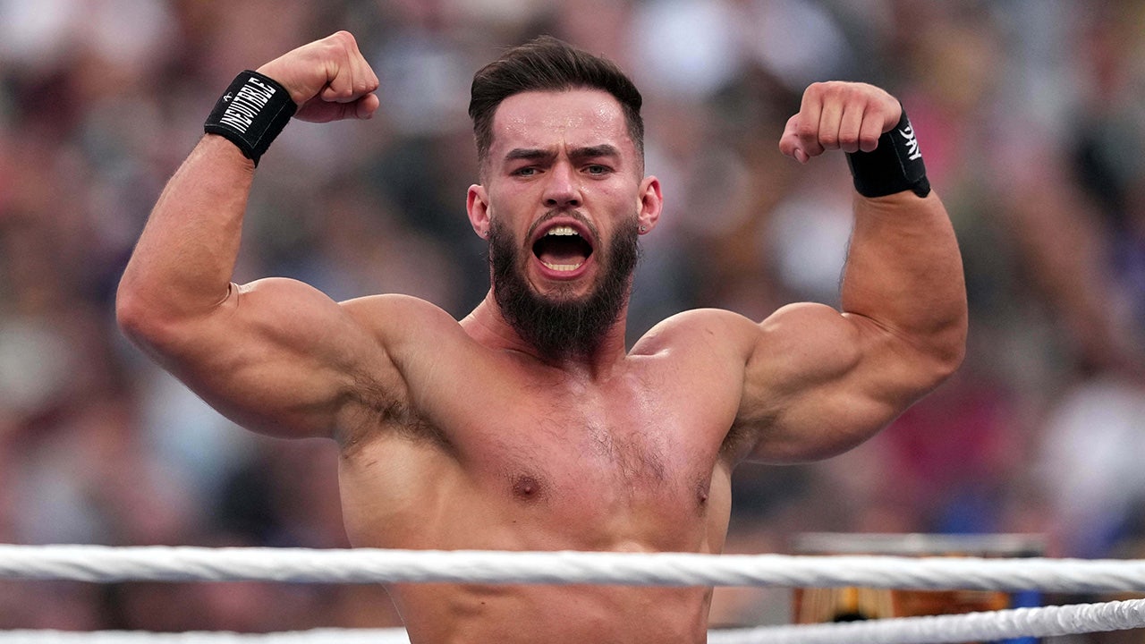 Read more about the article WWE star Austin Theory has heated spat with newspaper editor after he called pro wrestling ‘fake’