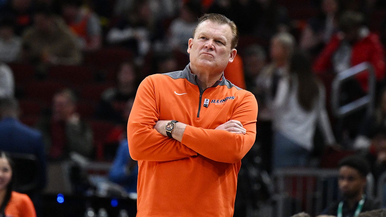 Read more about the article Illinois’ Brad Underwood says ‘there has to be a plan’ to get players to safety during court-storming