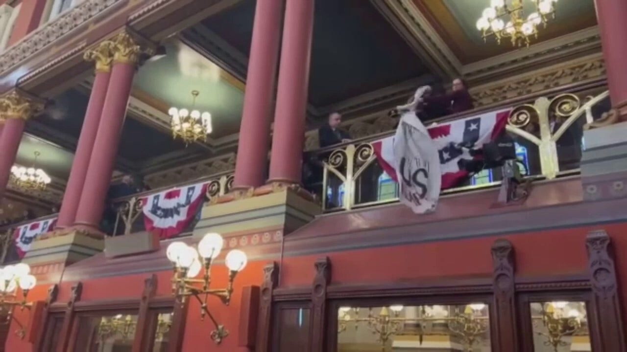 You are currently viewing Pro-Palestinian demonstrators attempt to disrupt Connecticut Gov. Ned Lamont as he gives annual speech