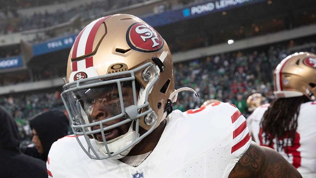 You are currently viewing 49ers’ Dre Greenlaw suffers Achilles injury on sideline in wild fashion