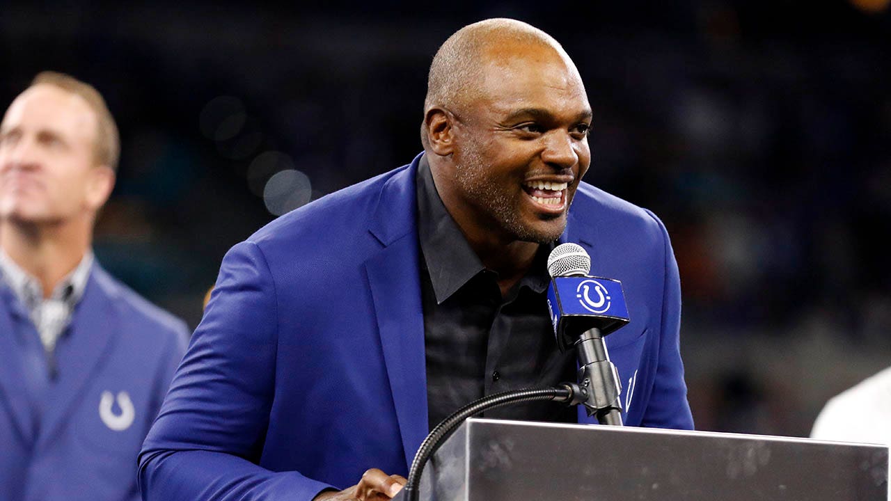 Read more about the article 2024 Class of Pro Football Hall of Fame revealed: Dwight Freeney, Devin Hester headline star-studded group